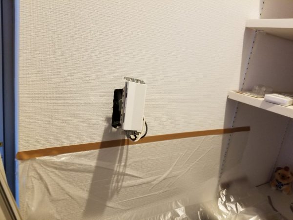 コンセントの増設と 壁掛けテレビがより綺麗に仕上がる為のコンセント移設について 東京 神奈川のテレビ 壁掛け工事 アンテナ工事 エアコン設置工事 ライフプラス