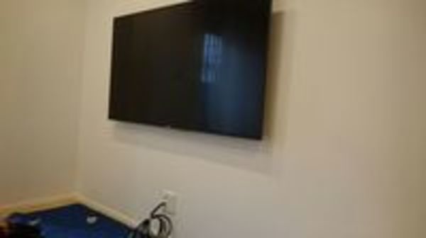 東京都文京区新築戸建にて　壁掛けテレビとアンテナ同日設置で割引き　