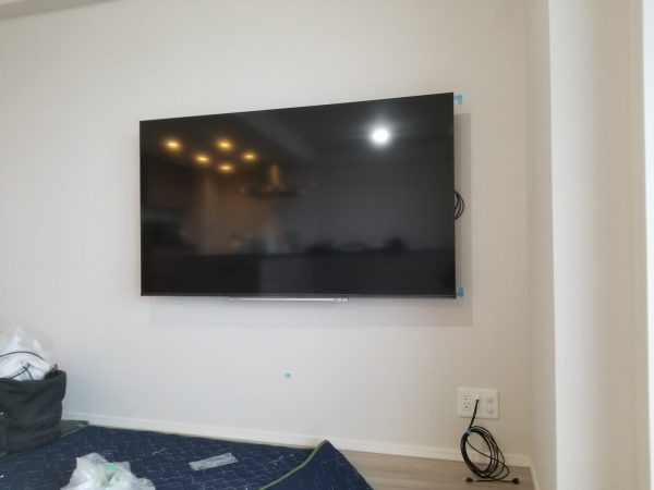 壁掛けテレビ配線