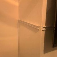 世田谷区　48インチ　テレビ壁掛け工事　ＧＬ壁コンクリート　上下角度調整金具のサムネイル