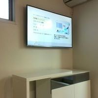 神奈川県大和市　55インチテレビ壁掛け工事　配線隠蔽　新築のサムネイル