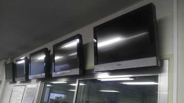 26インチ液晶TV壁掛け 5台設置 金具込み | 東京・神奈川のテレビ 