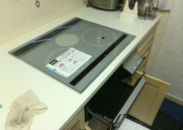 大田区にて ガスコンロからｉｈクッキングヒーターへの交換設置 専用回路 天井裏配線 東京 神奈川のテレビ壁掛け工事 アンテナ工事 エアコン設置工事 ライフプラス