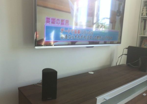 神奈川県相模原市にて　５５インチテレビ壁掛け工事　配線隠蔽タイムシフト配線のサムネイル