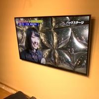 横浜市にて　55インチテレビ壁掛け工事　隠蔽配線のサムネイル