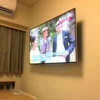 横浜市港北区マンションにて　６０インチテレビ壁掛工事　補強板設置　フルモーション金具のサムネイル