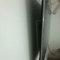 東京都世田谷区マンションにて　６０インチテレビ壁掛け工事　壁補強のサムネイル