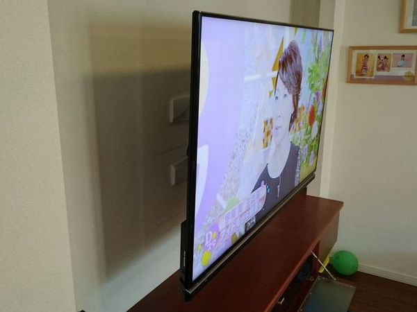 神奈川県川崎市にて　６０インチテレビ壁掛け工事　入れ替え　補強済み　隠蔽配線