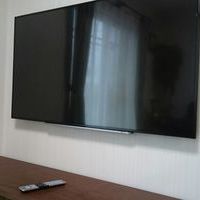 東京都町田市にて　55インチテレビ壁掛け　隠蔽配線工事です。のサムネイル