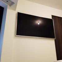 神奈川県横浜市にて　壁掛けテレビ　マンション間仕切り壁への設置のサムネイル