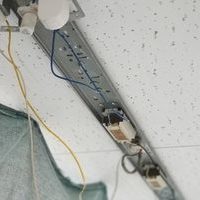 東京都会社ビルにて　LED蛍光管用　配線変更のサムネイル