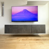 神奈川県川崎市にて新築戸建て65型壁掛けテレビとIKEAベストーLACKの壁掛け電気工事のサムネイル