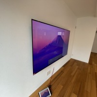 東京都渋谷区新築戸建て住宅にて77型テレビ壁掛け設置工事です。のサムネイル