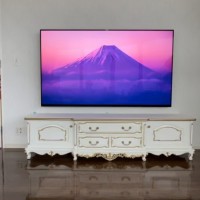 東京都江東区にて77型テレビの壁掛け工事とコンセントの増設のサムネイル