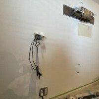 東京都世田谷区にて77型壁掛けテレビ工事　OLED 77G2PJA　のサムネイル