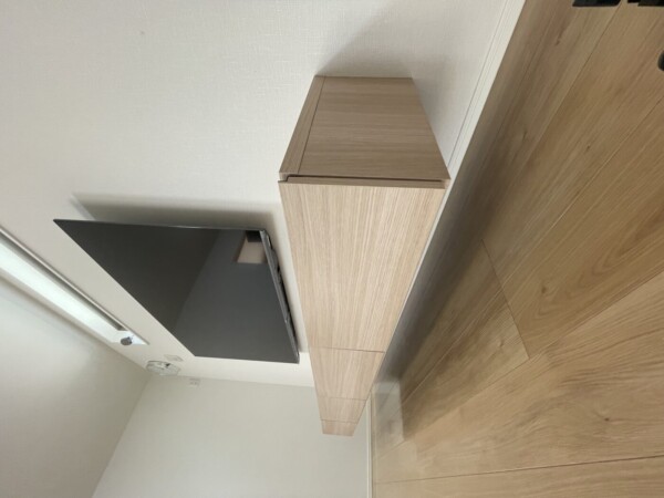 千葉県八千代市にてテレビとテレビボードの壁掛けと配線工事 | 東京