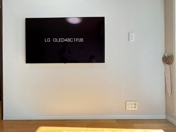 東京都足立区にて壁掛けテレビ設置工事